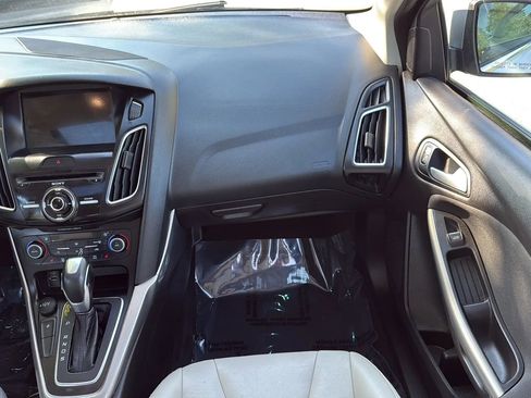 Used 2018 Ford Focus Titanium FWD image 25