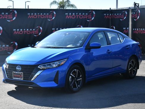 Used 2025 Nissan Sentra SV image 3