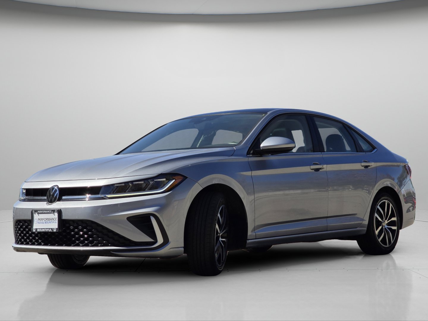 Used 2025 Volkswagen Jetta SE FWD image 17