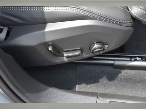 Certified 2025 Volvo XC60 B5 Ultra w/ Protection Package Premier image 32