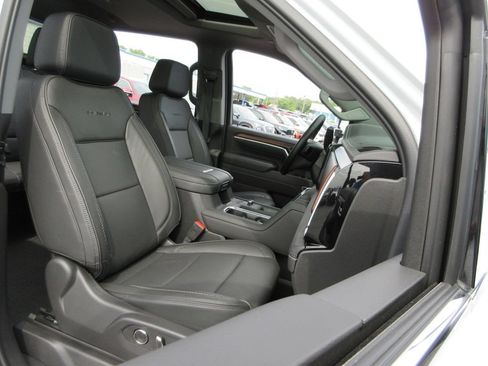 Used 2025 GMC Sierra 2500 Denali w/ Denali Reserve Package AWD/4WD image 27