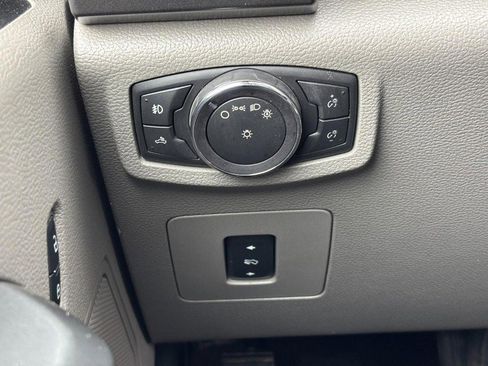 Used 2016 Ford F150 XLT w/ Equipment Group 302A Luxury image 18