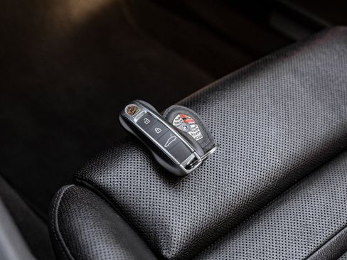 Used 2018 Porsche Panamera 4 AWD/4WD image 52