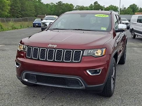 Used 2019 Jeep Grand Cherokee Limited AWD/4WD image 3