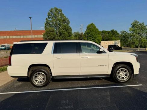 Used 2020 GMC Yukon XL SLT w/ Open Road Package AWD/4WD image 19