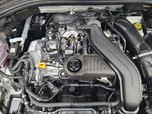 Used 2024 Volkswagen Jetta SE w/ Panoramic Sunroof Package image 30