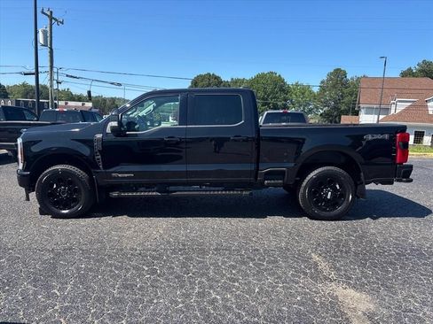 Used 2025 Ford F250 Lariat w/ Black Appearance Package AWD/4WD image 4
