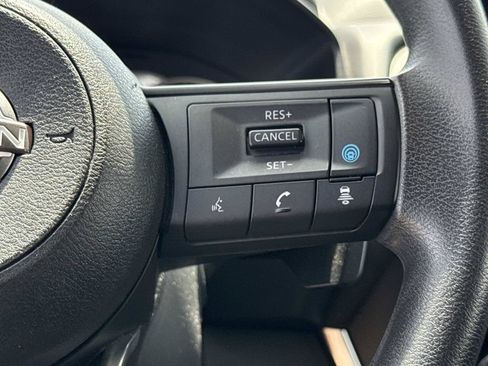 Certified 2024 Nissan Rogue SV FWD image 30