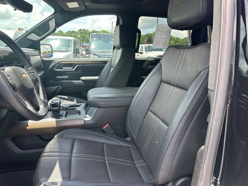 Used 2024 Chevrolet Silverado 1500 High Country w/ High Country Premium Package AWD/4WD image 9