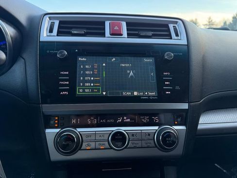 Used 2016 Subaru Outback 2.5i Premium image 8