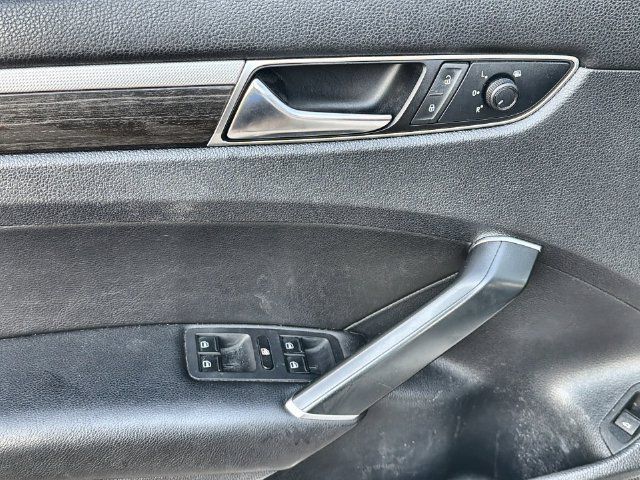 Used 2018 Volkswagen Passat 2.0T SE FWD image 13