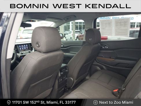 Used 2021 GMC Acadia SLE w/ Driver Convenience Package image 19