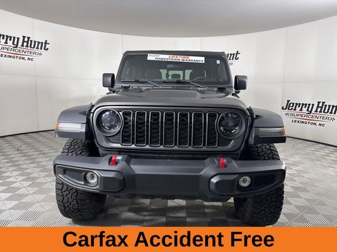 Used 2024 Jeep Gladiator Rubicon w/ Convenience Group image 3