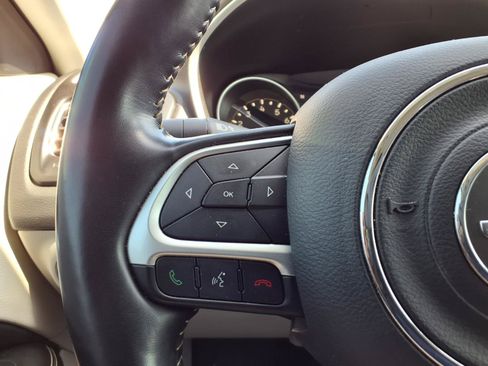 Used 2021 Jeep Compass Latitude w/ Sun and Sound Group FWD image 11
