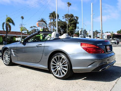 Used 2018 Mercedes-Benz SL 550 image 4