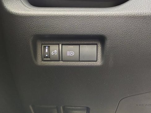 Used 2019 Toyota RAV4 LE w/ Carpet Mat Package FWD image 22