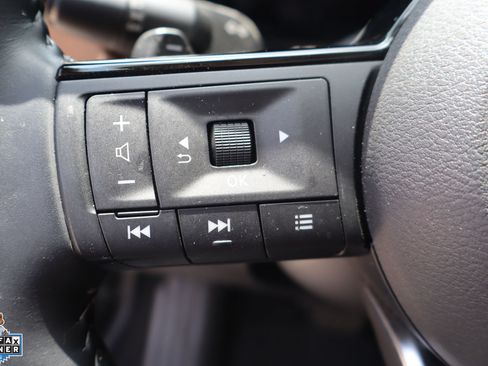 Used 2025 Nissan Pathfinder Platinum FWD image 15