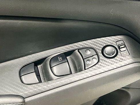 Used 2024 Nissan Altima 2.5 SV image 17