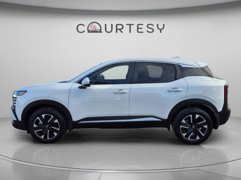 Certified 2025 Nissan Kicks SV AWD/4WD image 2