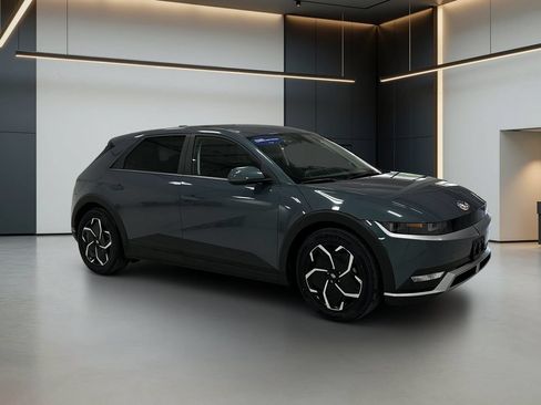 Certified 2022 Hyundai Ioniq 5 SE AWD/4WD image 9
