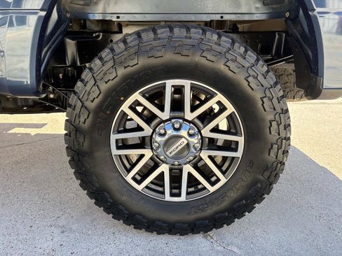 Used 2017 Ford F250 Lariat w/ Lariat Value Package image 4