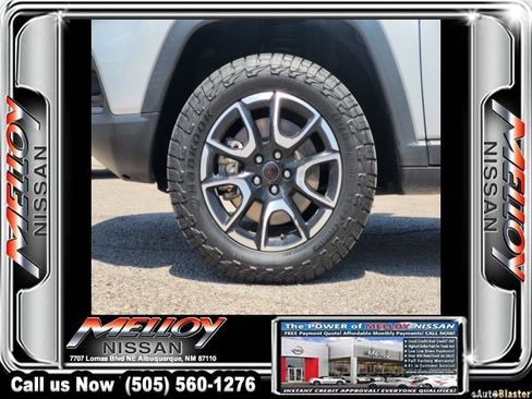 Used 2025 Jeep Compass Trailhawk AWD/4WD image 10