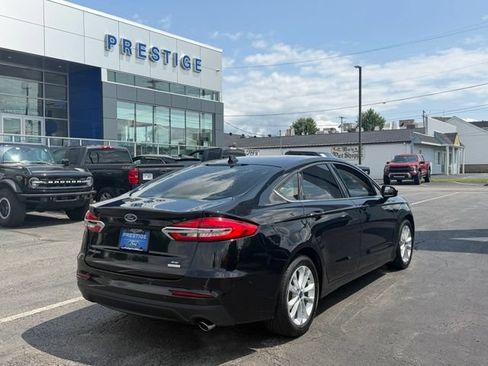 Used 2019 Ford Fusion SE FWD image 9