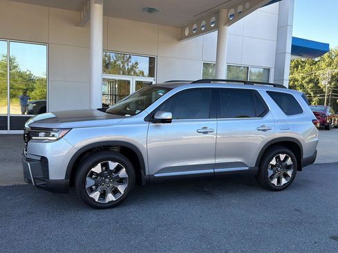 New 2026 Honda Pilot Elite image 3