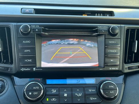 Used 2018 Toyota RAV4 XLE image 29