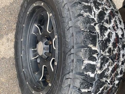 Used 2017 GMC Sierra 1500 SLT w/ SLT Preferred Package image 38