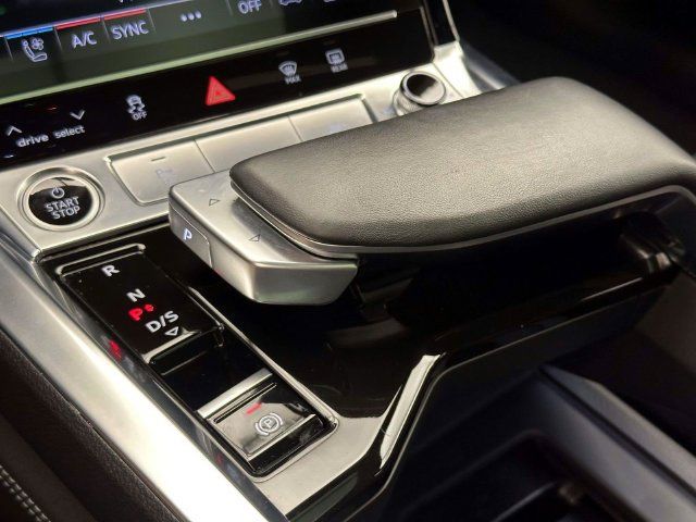 Certified 2024 Audi Q8 e-tron Premium Plus w/ Premium Plus Package AWD/4WD image 26