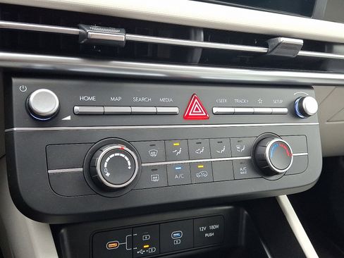 Certified 2025 Hyundai Tucson SE image 16