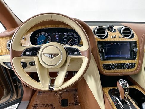 Certified 2017 Bentley Bentayga AWD/4WD image 13