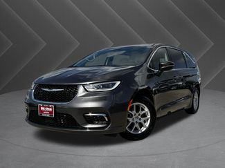 Used 2023 Chrysler Pacifica Touring-L FWD video 2