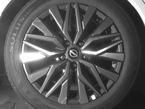 Used 2025 Nissan Altima 2.5 SV FWD image 15