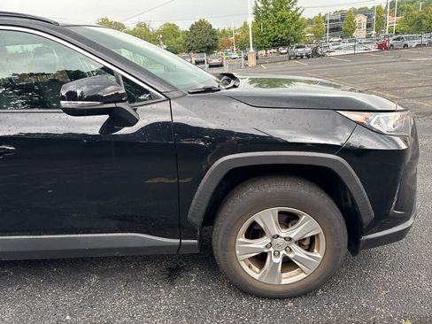 Used 2020 Toyota RAV4 XLE w/ Convenience Package FWD image 18