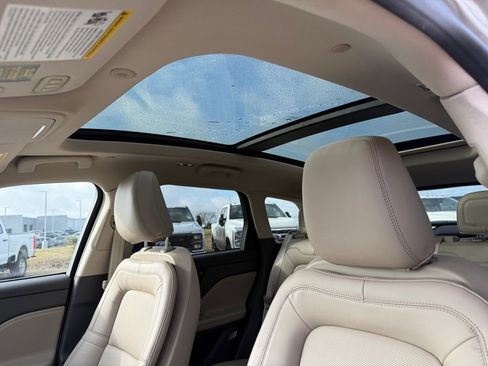 Used 2022 Lincoln Corsair Reserve w/ Equipment Group 201A image 11