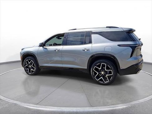 New 2025 Chevrolet Traverse High Country w/ LPO, Illumination Package FWD image 6