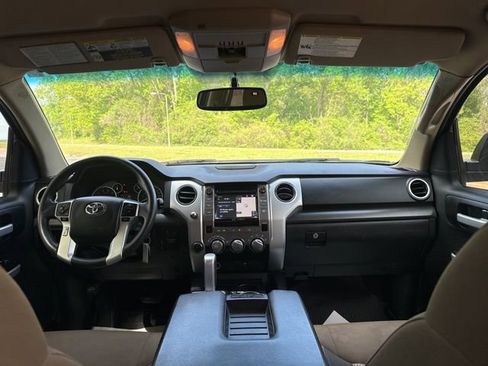 Used 2017 Toyota Tundra SR5 w/ SR5 Upgrade Package image 12