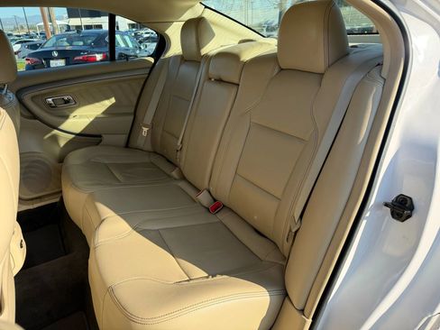 Used 2016 Ford Taurus SEL image 18