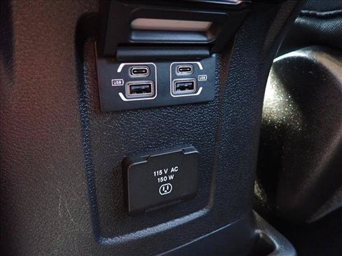Used 2024 Jeep Wrangler Unlimited Rubicon 4xe w/ Technology Group AWD/4WD image 10