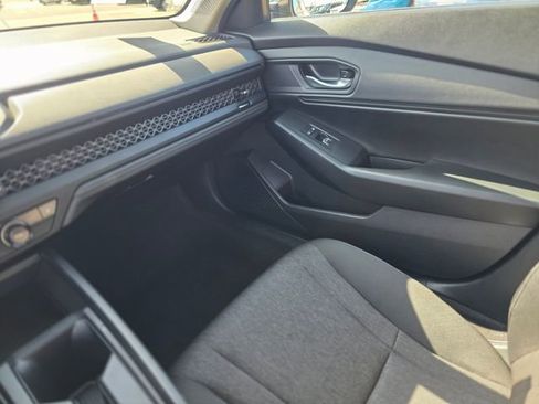 Used 2023 Honda Accord EX image 28