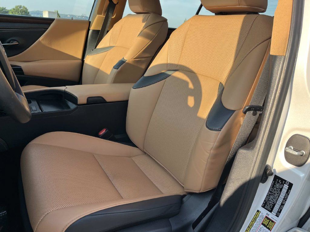 Used 2023 Lexus ES 350 w/ Premium Package FWD image 32