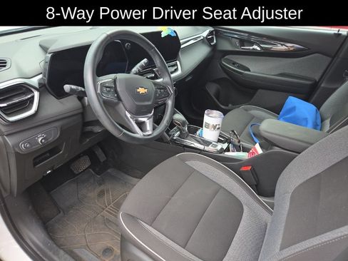Used 2024 Chevrolet TrailBlazer LT w/ Convenience Package AWD/4WD image 16