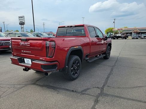 Used 2025 GMC Sierra 2500 AT4 w/ Technology Package AWD/4WD image 5