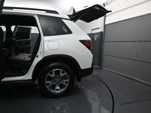 Used 2022 Honda Passport TrailSport image 12