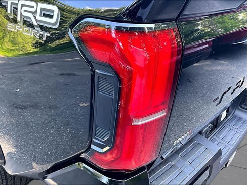 Certified 2025 Toyota Tacoma TRD Sport AWD/4WD image 26