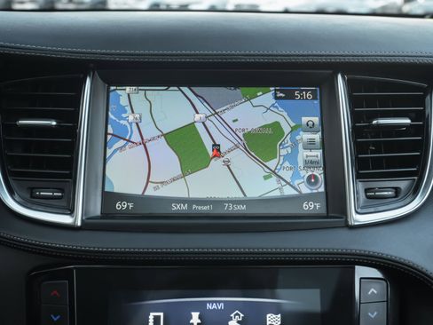 Used 2019 INFINITI QX50 Luxe w/ Navigation Package image 12