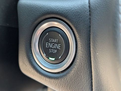Used 2024 Chevrolet Suburban LT RWD image 19