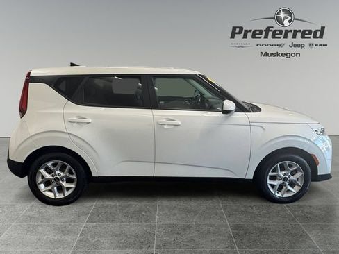 Used 2020 Kia Soul S FWD image 8